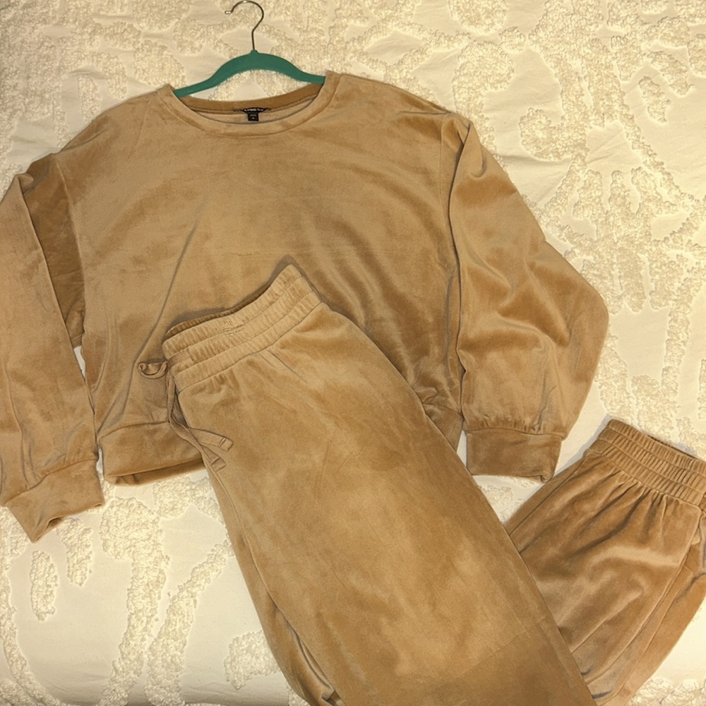 Express Velour Set